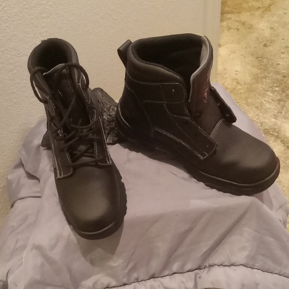Sketchers Men's Black Steel-toe, Memory foam, Slip resistant Waterproof Size 12